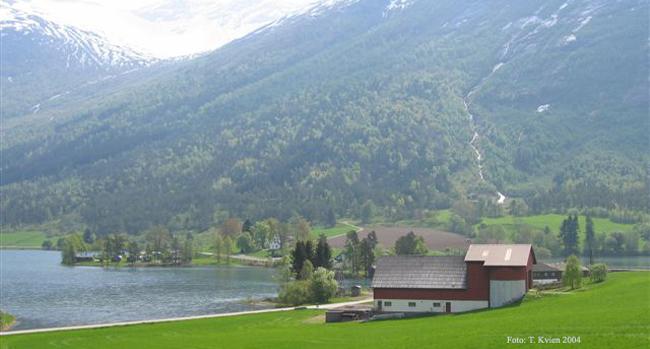 Store - og Mindre Sunde.jpg - Storesunde og Mindresunde i Stryn (Mai 2004)